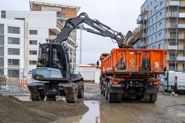 Kolové rypadlo Mecalac e12