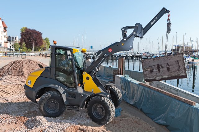 Nakladač Mecalac AF Series	